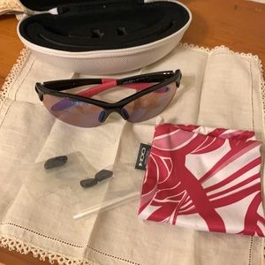 Oakley breast cancer awareness sunglasses